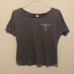 Bella Bear Bottom Resort Gray Open Back T-Shirt (Size M)
